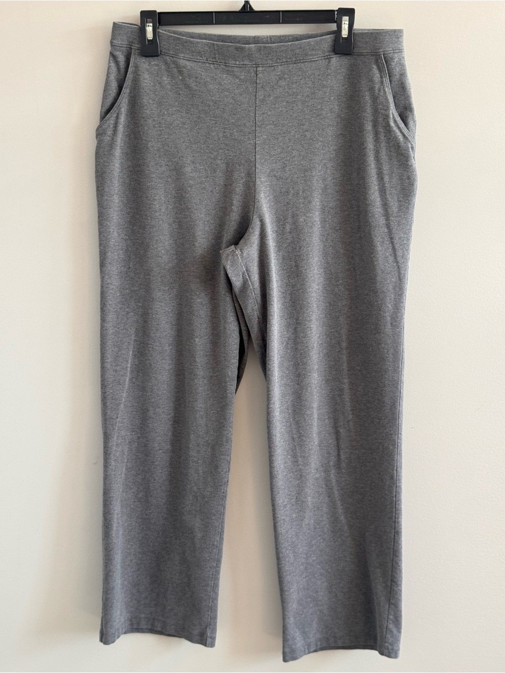 L.L.Bean Women's Large Petite Gray Pull-On Stretch Knit Pants Straight Leg
